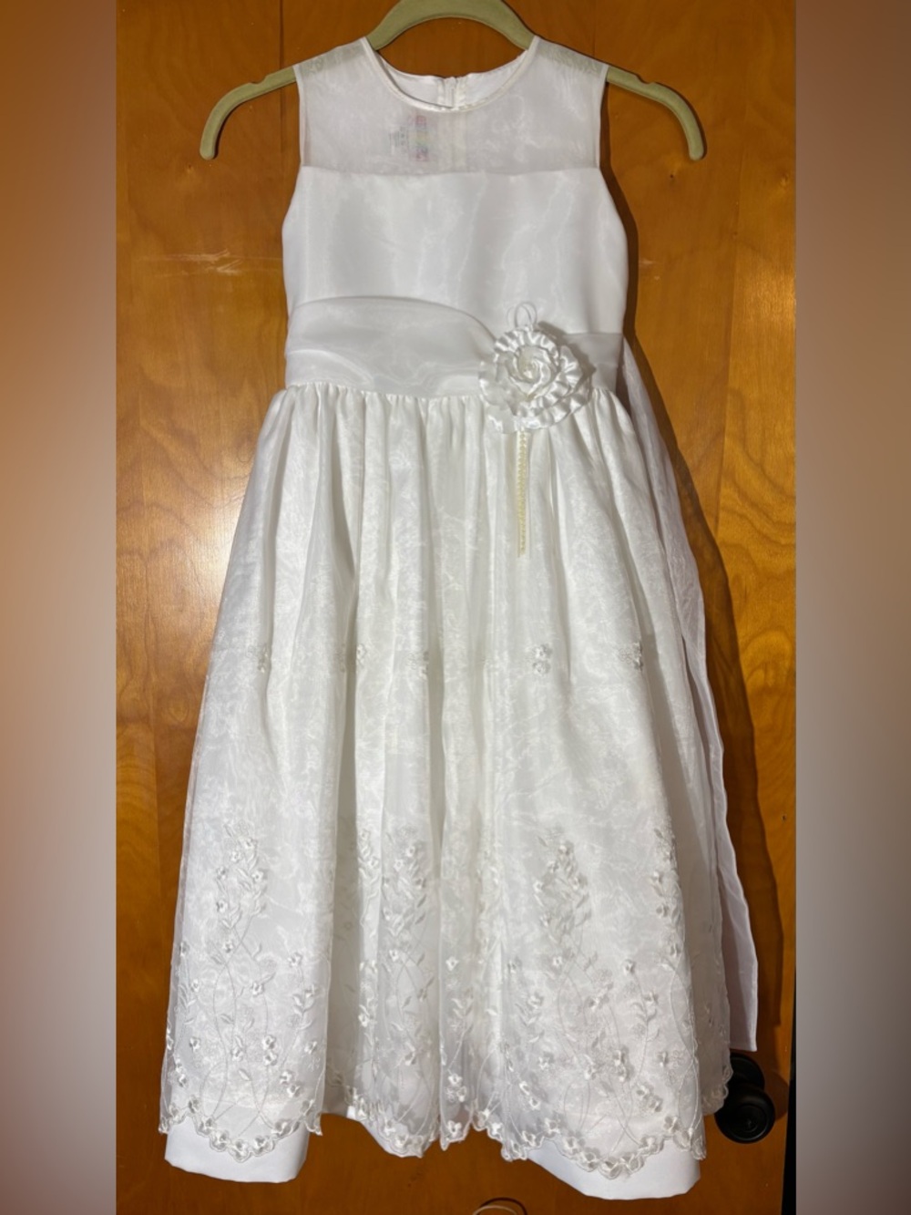 White Floral Appliqué Girls' Dress with Satin Waistband, size 10